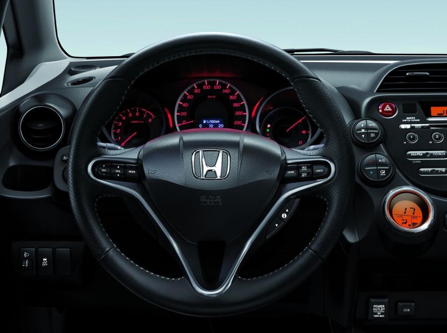  Honda Jazz Si 2012 года  (фото 16 из 45)